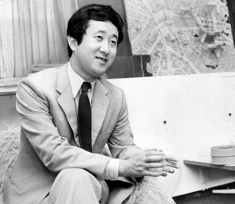 Архитектор Арата Исодзаки в Токио в 1972 году.